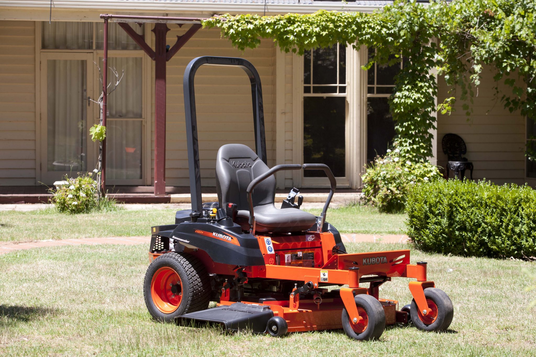 Kubota kommander online z122r